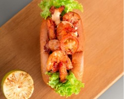 Mini rolls shrimp grilled