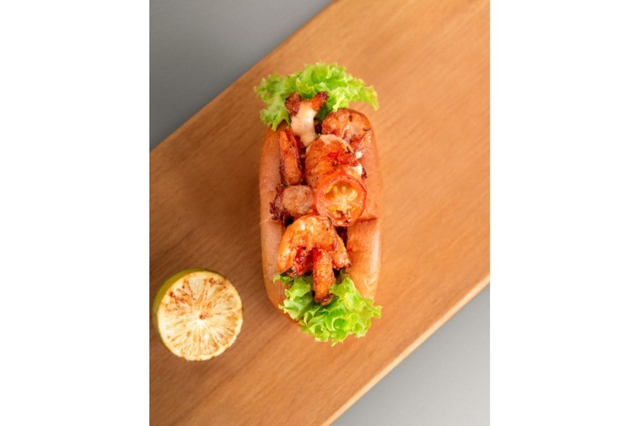 Mini rolls shrimp grilled